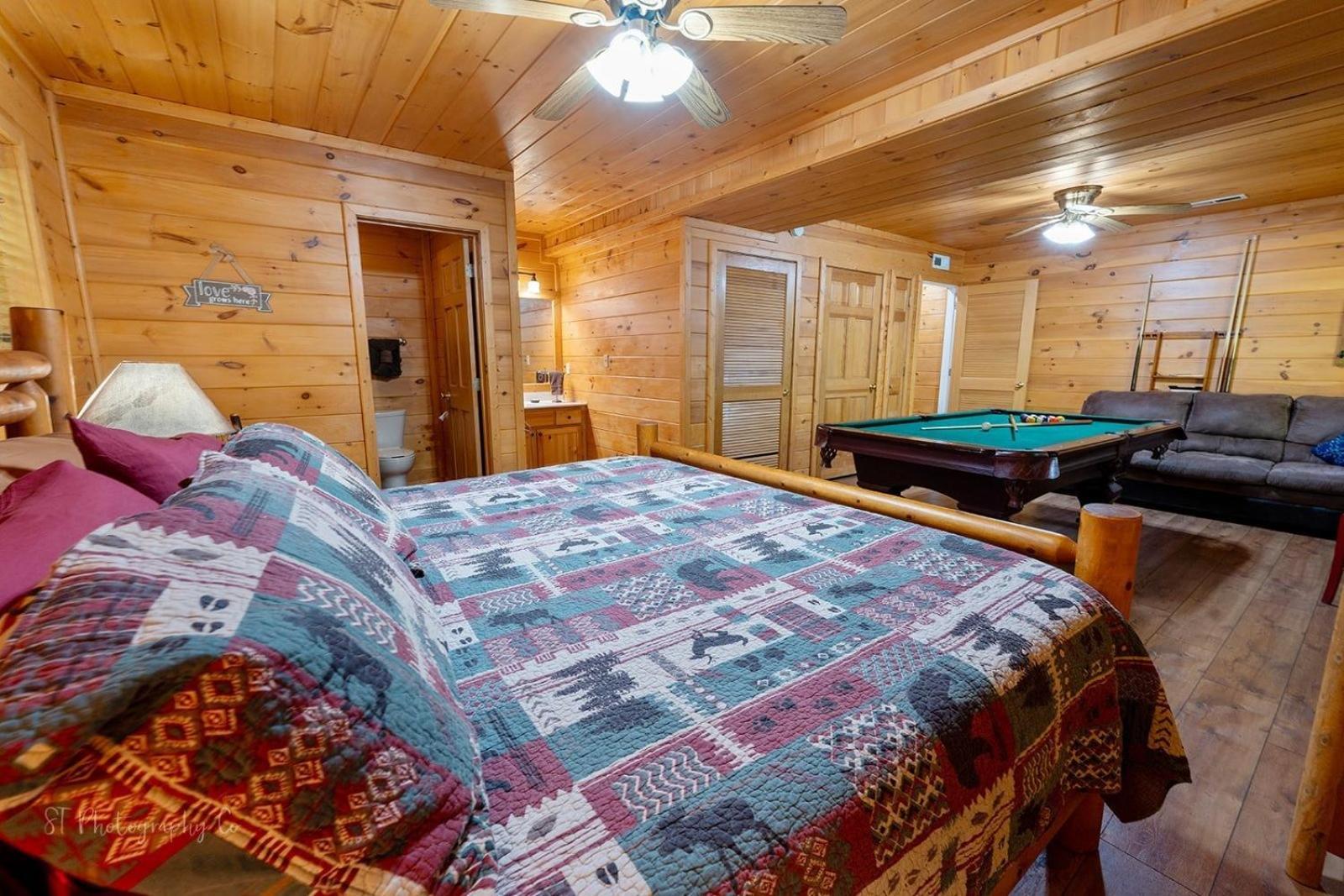 Karen'S Cabin Cabin Pigeon Forge Esterno foto